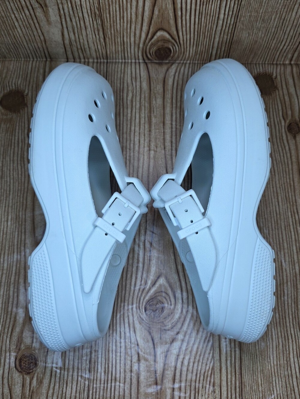 Women's Mary Jane Crocs Size 9 - Picture 5 of 7